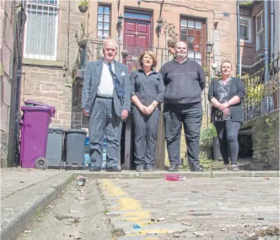  ?? Picture: Paul Reid. ?? Councillor Colin Brown, Dawn Mcfarlane of the Osnaburg Bar, Neil Mackay of the Pend Emporium and Jacqui Robb of Auntie Jaquis.