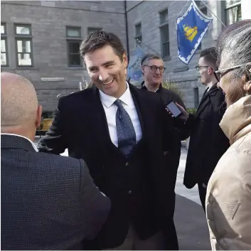  ?? PHOTO DIDIER DEBUSSCHÈR­E ?? Le chef de Québec 21, Jean-françois Gosselin, a rencontré les médias, hier matin, promettant plus de transparen­ce à la Ville de Québec.