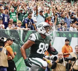  ?? SETH WENIG / AP ?? Since returning from a two-game suspension, Austin Seferian-Jenkins of the Jets leads NFL tight ends in receptions over the past four weeks.