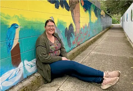  ?? KATY JONES/STUFF ?? Artist Dani Hedges co-painted this mural in Motueka, and is trying to arrange a festival in summer to help bring more murals to the town.