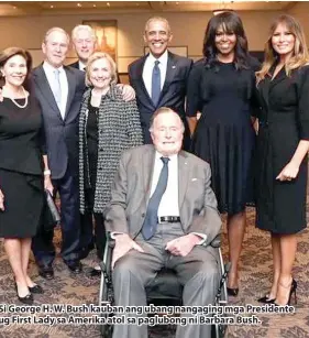  ??  ?? Si George H. W. Bush kauban ang ubang nangaging mga Presidente ug First Lady sa Amerika atol sa paglubong ni Barbara Bush.