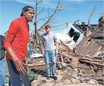  ?? AP FILE PHOTO BY SUE OGROCKI ?? Ex-Thunder star Kevin Durant donated $1 million after a tornado ravaged Moore, Okla., in 2013.