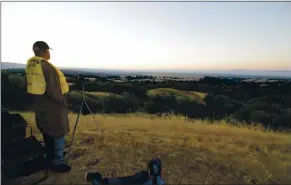  ?? COURTESY OF WALTER UNDERWOOD ?? Walter Underwood, an emergency services volunteer with the city of Palo Alto, monitors for fires at Palo Alto Fire Station 8 in the city’s Foothills Park in 2017.