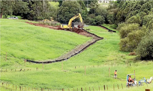  ?? PHOTOS: KELLY HODEL/STUFF ?? Hamilton City Council can get $308.4m to prepare the Peacockes area for housing. The money is part interest-free loan, part transport subsidies. Pictured is machinery working to develop roading.