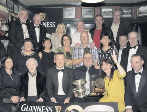  ??  ?? Celebratio­n time as the cast of the Gaelic show receive their award for best Swinging Pub in this year’s Festival.