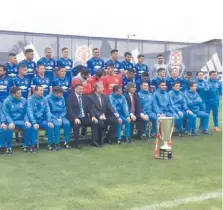  ?? @UDECHILE ?? Los azules se tomaron la foto oficial del campeón