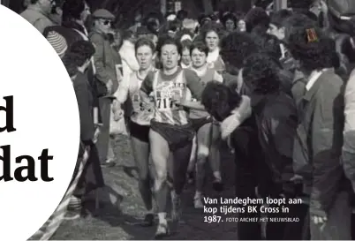  ?? FOTO ARCHIEF HET NIEUWSBLAD ?? Van Landeghem loopt aan kop tijdens BK Cross in 1987.