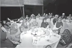  ??  ?? ANTARA peserta bengkel yang hadir pada majlis makan malam itu.