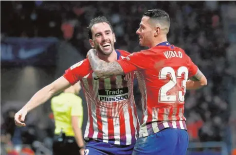  ?? REUTERS ?? Godín celebra su gol, el 3-2, con el suspense del refrendo del VAR