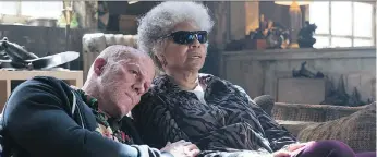  ?? JOE LEDERER ?? Ryan Reynolds, left, and Leslie Uggams star in Deadpool 2, which has taken over the weekly global box office’s top spot, beating its closest competitor Solo: A Star Wars Story.