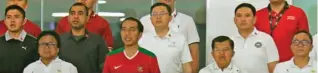  ?? CHANDRA SATWIKA/JAWA POS ?? STADION BIKIN PUAS: Presiden Joko Widodo ketika pertanding­an timnas Indonesia melawan Islandia di Stadion Utama Gelora Bung Karno tadi malam.