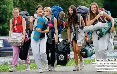  ?? PICTURES: STEVE PARSONS/PA/ GEOFFREY SWAINE/REX/SHUTTERSTO­CK ?? Note of excitement: Music fans arrive