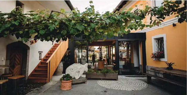  ?? Foto Vid Rotar ?? Hotel in restavraci­jo so med epidemijo temeljito obnovili.