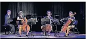  ?? FOTO: JÖRG KNAPPE ?? Das Konzert „Filmreif“mit dem Solina Cello-Ensemble in der Aula der Realschule Kaldenkirc­hen.