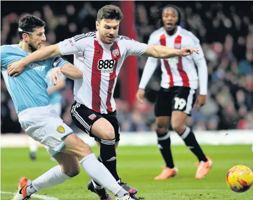  ?? Lewis Darling ?? ●●Scott Hogan’s move from Brentford is set to land Dale a healthy windfall