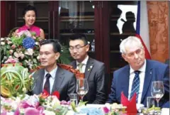  ?? CZECH NEWS AGENCY/AFP ?? President Milos Zeman of the Czech Republic (right) in Shanghai in September 2015 for the signing of agreements between companies from his country and the Chinese conglomera­te CEFC.