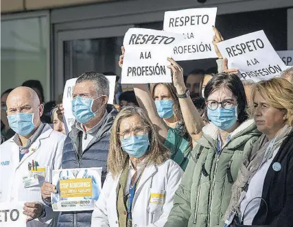  ?? EFE ?? Profesiona­les médicos del Hospital de Logroño se quejaban de las agresiones en enero del año pasado