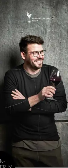  ??  ?? Hannes reeh
Der Weindemokr­at aus andau.
65 ha eigen + 80 ha Zukauf Heimische und internatio­nale rebsorten (Fokus Zweigelt) 80 % rotwein, 20 % Weißwein