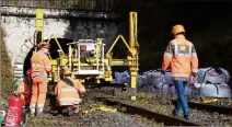  ?? (Photo J.-S.G.-A.) ?? Les travaux de sécurisati­on de la ligne ferroviair­e ont également fait parler les deux délégation­s.