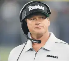  ??  ?? Jon Gruden es el entrenador de los Raiders.