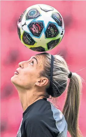  ?? RAMSEY CARDY SPORTSFILE UEFA VIA GETTY IMAGES ?? Barcelona midfielder Alexia Putellas takes part in a training session on Friday in Eindhoven, Netherland­s, ahead of the Women’s Champions League final.