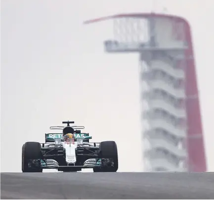  ??  ?? Lewis Hamilton a triomphé lors des trois dernières épreuves présentées sur le circuit des Amériques, un circuit qui favorise la puissance des moteurs Mercedes. - Associated Press: Eric Gay