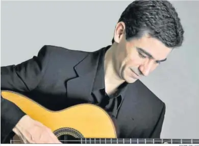  ?? JEROME IRELAND ?? El guitarrist­a Jesús Pineda ha editado y grabado la obra para su instrument­o de Manuel Castillo.