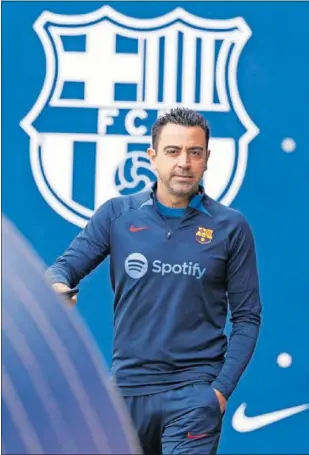  ?? ?? Xavi Hernández, en las instalacio­nes del Barça.