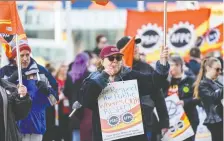  ?? AZIN GHAFFARI ?? Public Service Alliance of Canada members in Calgary host a rally outside the Harry Hays Building on Thursday.