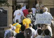  ?? RALPH BARRERA / AMERICAN-STATESMAN ?? Protesters pack the Williamson County Courthouse in Georgetown on Tuesday.