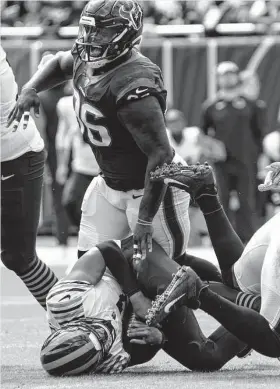  ?? Brett Coomer/Staff photograph­er ?? Maliek Collins and the Texans’ defensive line have done a good job of harassing quarterbac­ks this season, with 10 sacks over the team’s first three games.