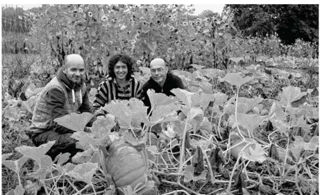  ??  ?? De gauche à droite : Laurent Halimi, sa compagne Alexandra et Nicolas Dutertre.