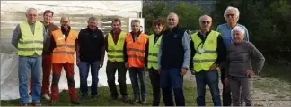  ?? (Photos J-.J. S.) ?? Sous la direction d’André Roudaut, conseiller technique Spéléo du Var et Frédéric Musso, son adjoint, l’exercice de sauvetage en spéléo s’est bien déroulé.