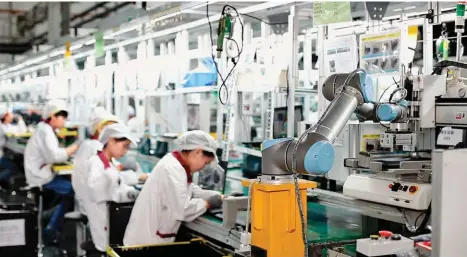  ??  ?? China is among the largest markets for cobots and also among the fastest-growing.