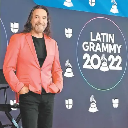  ?? ADRIANA JIMÉNEZ ?? Marco Antonio Solís, emocionado y agradecido por el Premio.