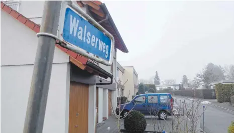  ?? FOTO: RUDI MULTER ?? Der Walserweg im Wohngebiet Roßgarten erinnert an die Familie Walser. Carl O. Walser hat der Stadt eine Million Euro vermacht.