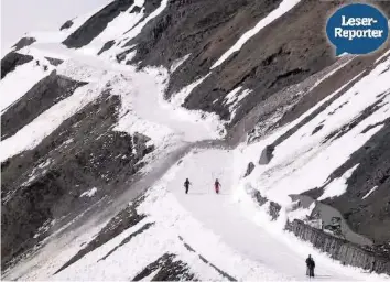  ??  ?? Die Leute wurden auf ihrer Wanderung beinahe von einer Gerölllawi­ne erfasst.