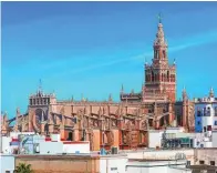  ??  ?? Panorámica de la catedral de Sevilla