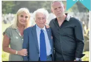  ??  ?? Robert with his mother Angela Cohen and Leon Rytz, last survivor of Treblinka death camp