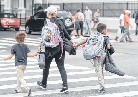  ?? /ARCHIVO ?? Las familias necesitan más apoyo para seguir la educación en la red.