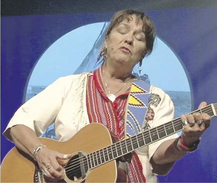  ?? ?? Laura Vinson draws on her background as a ‘Mountain Métis’ as she crafts her music for the band Free Spirit. She performs at the Arden Theatre on May 16.