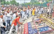  ?? HT FILE PHOTO ?? BJP youth wing activists had fought a pitched battle with cops during their protest in Lucknow on Monday damaging public property.