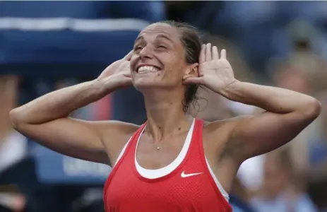  ?? MIKE SEGAR/REUTERS ?? Roberta Vinci set up an all-Italian U.S. Open women’s final with Flavia Pennetta by shocking Serena Williams 2-6, 6-4, 6-4 Friday at Flushing Meadows.