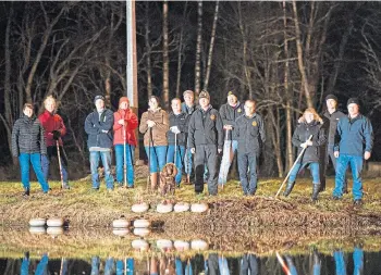  ?? ?? GREAT OUTDOORS: The community rallied round the curling club to help them buy new floodlight­s, which the club desperatel­y needed to continue playing the traditiona­l way.