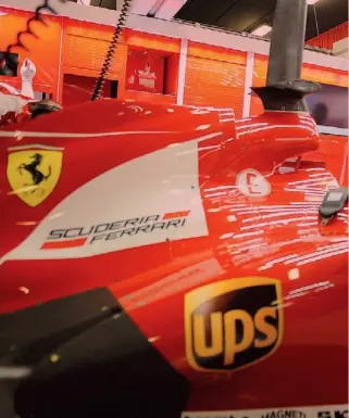  ?? COLOMBO ?? S
Nuovo sponsor
Fernando Alonso, 31 anni,
sale per la prima volta sulla F138 e trova
il nuovo sponsor Ups