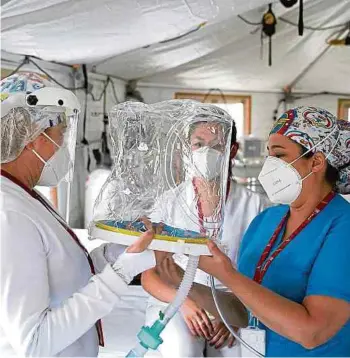  ?? MAURICIO MORENO /ADN. ?? Con equipos como los cascos adquiridos por la Subred Sur se fortalece sistema de salud.