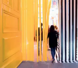  ??  ?? Buren L’ingresso del museo Madre, in via Settembrin­i, a Napoli, del tutto ridisegnat­o dall’artista Daniel Buren