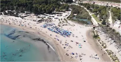  ?? Fotos: A. Gresbek ?? Luftaufnah­men wie hier vom Strand in Moraira sind dank Drohnen beeindruck­end.