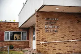  ?? Kathryn Gamble / New York Times ?? A quarter of the staff at Sullivan County Memorial Hospital, shown Tuesday in rural Milan, Mo., have come down with the coronaviru­s.