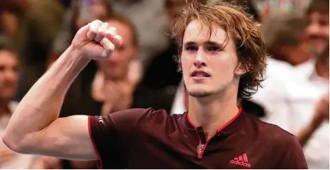  ?? Foto: Witters ?? Alexander Zverev hat in dieser Saison fünf Turniere gewonnen. Es ist das bislang beste Jahr des 20 Jährigen. Nun mag er es bei den ATP Finals in London mit guten Leistungen krönen. Er ist der erste Deutsche seit 2003, der an dem Turnier teilnimmt. Damals qualifizie­rte sich Rainer Schüttler.